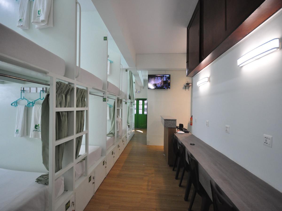 Hostel Latha Yangón Exterior foto