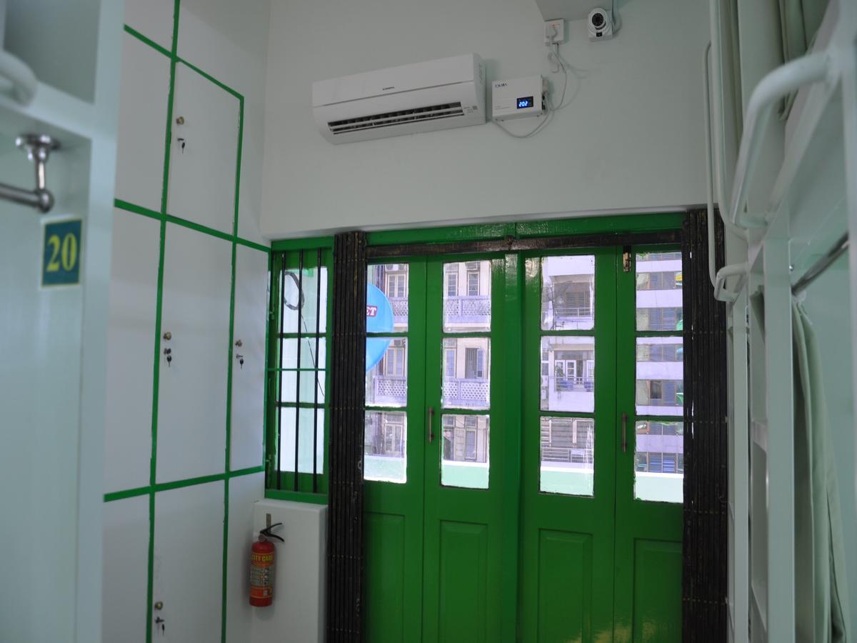 Hostel Latha Yangón Exterior foto