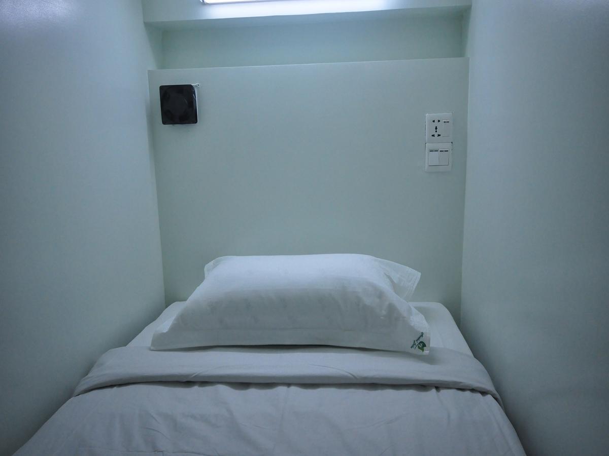 Hostel Latha Yangón Exterior foto